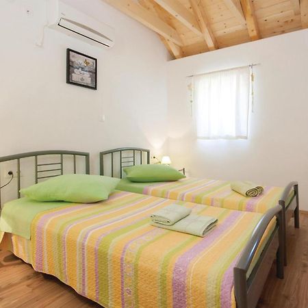 Lovely Home In Lozovac With Wifi Εξωτερικό φωτογραφία