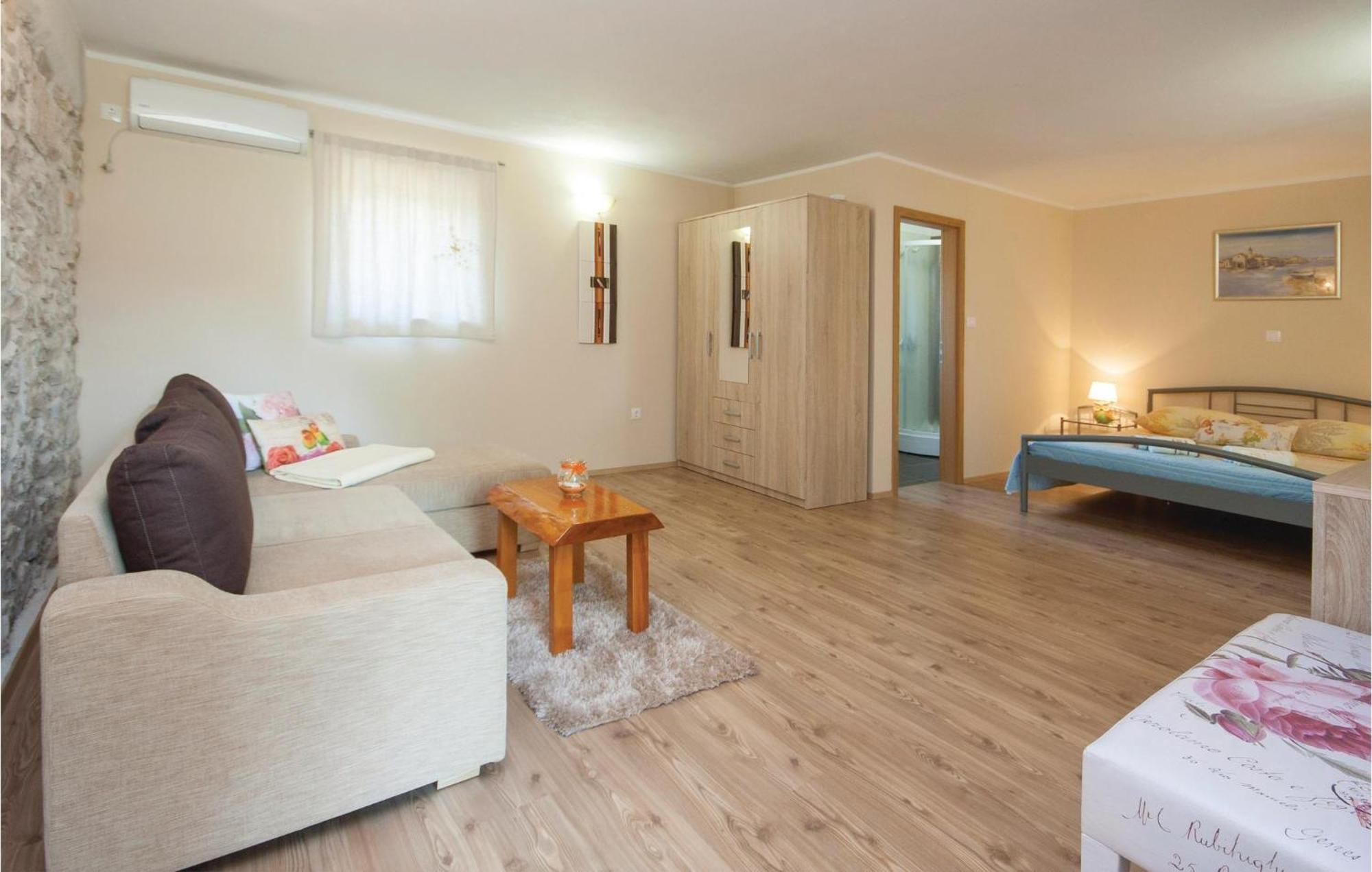Lovely Home In Lozovac With Wifi Εξωτερικό φωτογραφία