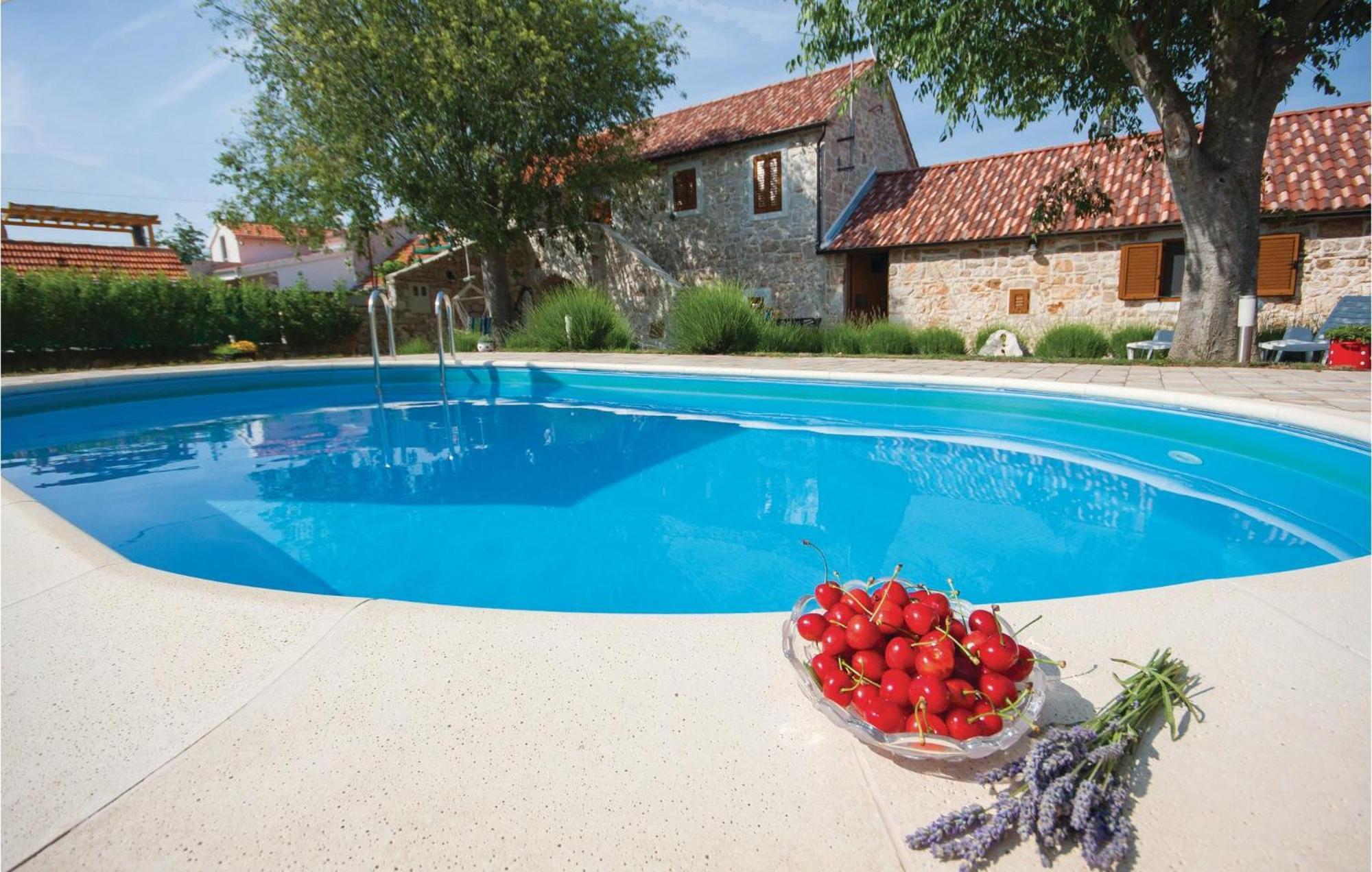 Lovely Home In Lozovac With Wifi Εξωτερικό φωτογραφία