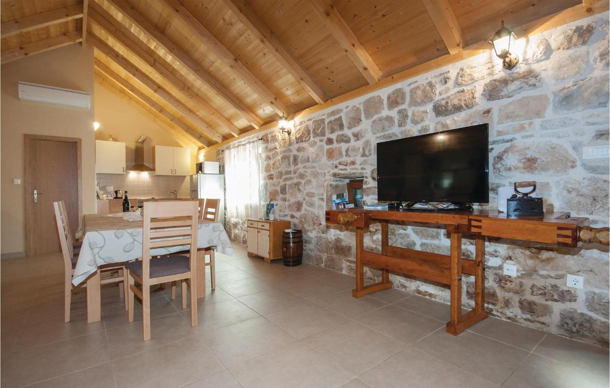 Lovely Home In Lozovac With Wifi Εξωτερικό φωτογραφία