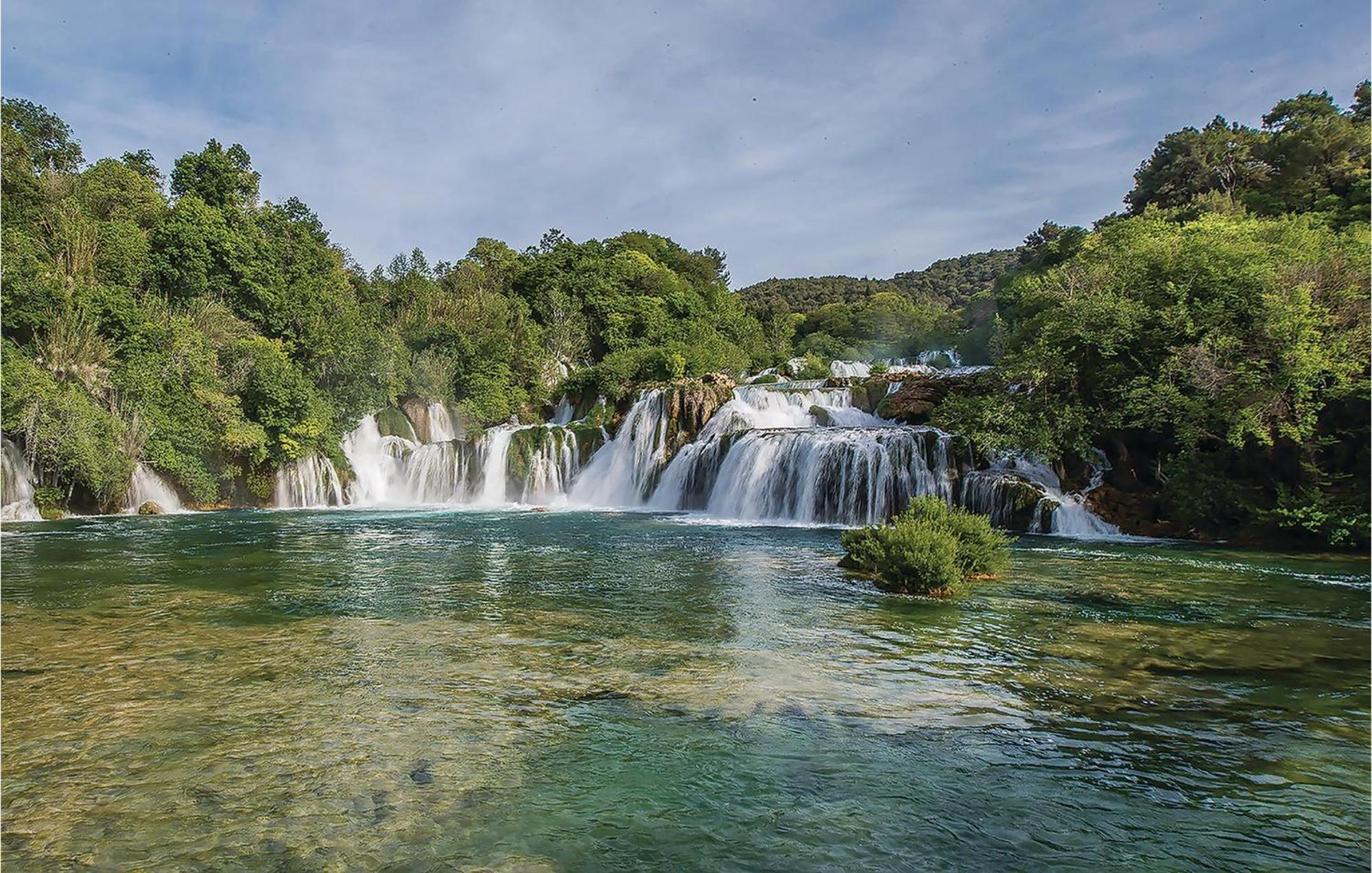 Lovely Home In Lozovac With Wifi Εξωτερικό φωτογραφία